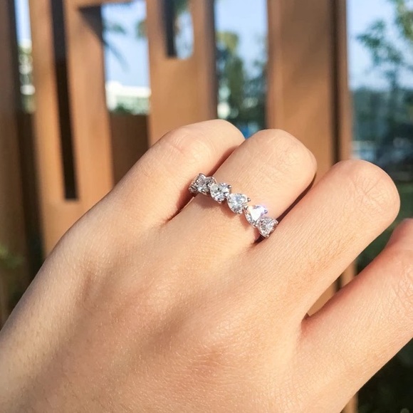 14k 3ct Heart Eternity Band - Picture 15 of 15